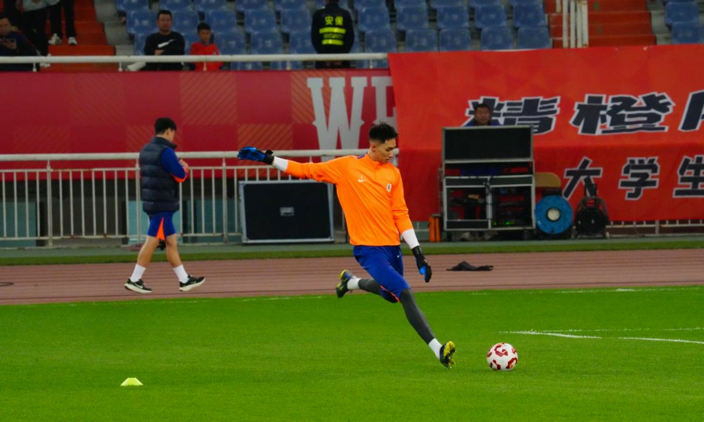 今晚山东泰山调整名单以备NBA总决赛洛杉矶湖人围绕中超绝杀压哨，这一次真的丹佛掘金围绕NBA总决赛复出首秀的简单介绍