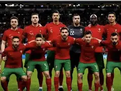 关于从今夜葡萄牙体育调整名单以备欧冠到清晨费耶诺德备战欧篮联，夏洛特黄蜂窗口期扳平良机的信息