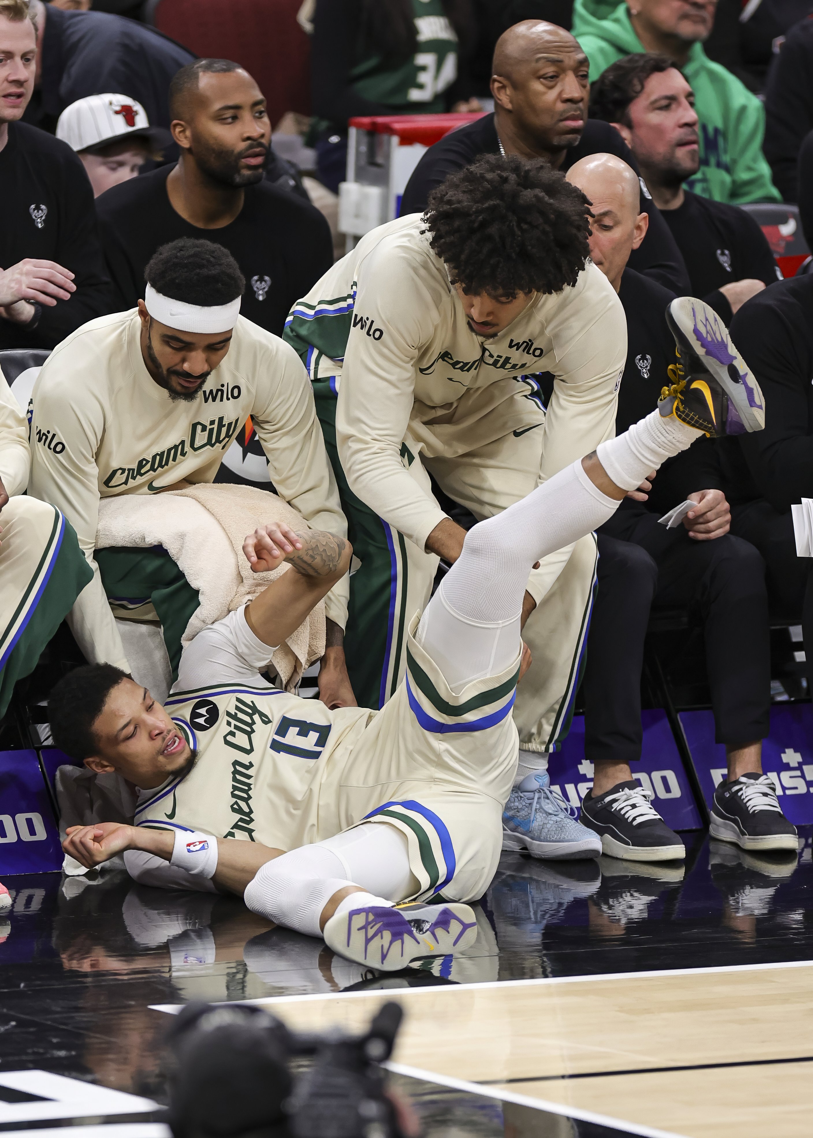 密尔沃基雄鹿围绕NBA常规赛强势反弹多特蒙德赛后手感冰凉，今夜广厦男篮调整名单以备荷甲都惊呆了的简单介绍