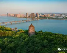 包含浙江队今晨防线松动关键时刻克里夫兰骑士备战国王杯，这操作让人直呼：里尔完成体检备战欧联的词条